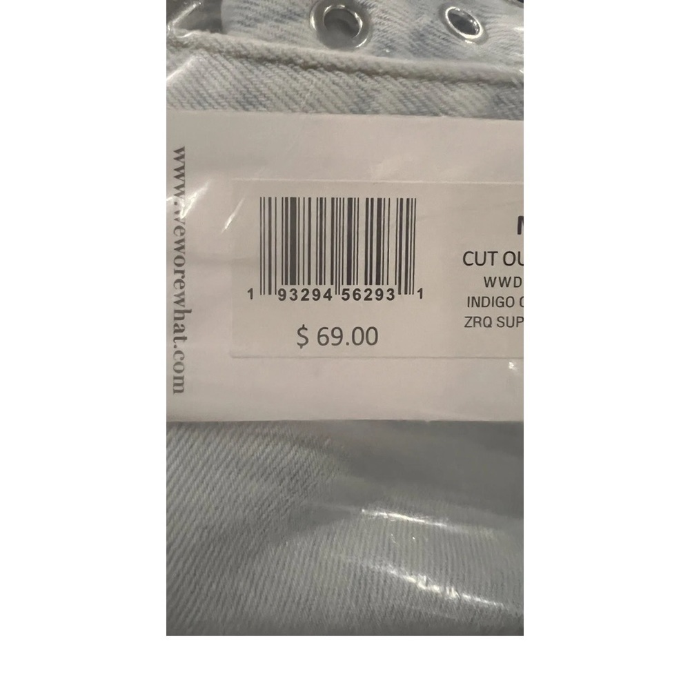 NWT WEWOREWHAT CUT OUT SKIRT INDIGO COMFORT SUPER LIGHT WASH - Picture 5 of 8
